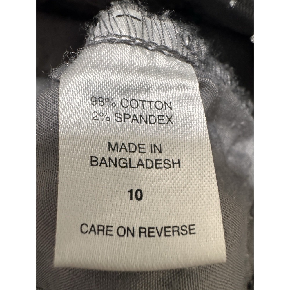 NY &‎ Co Chino Shorts Womens 10 Gray Cotton Stretch Flat Front Pockets - Picture 3 of 10